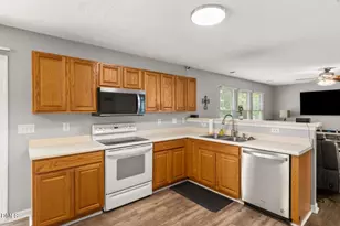 513 Birchtree Valley Ct, Fuquay Varina, NC 27526 - Photo 13