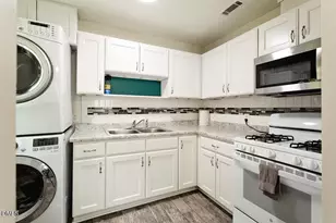 9 Plummer Pl, Durham, NC 27703 - Photo 9