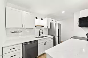 815 Scott St, Burlington, NC 27215 - Photo 7