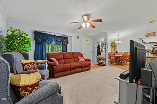 358 Dewar St, Fuquay Varina, NC 27526 - Photo 3