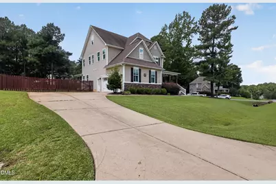 626 Bridgeport Circle, Clayton, NC 27527 - Photo 3