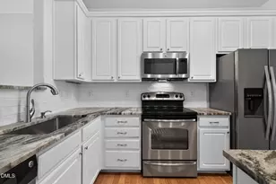 5710 Corbon Crest Ln, Raleigh, NC 27612 - Photo 11