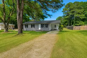 604 Sexton Ave, Zebulon, NC 27597 - Photo 3