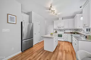 107 Lulworth Ct, Cary, NC 27519 - Photo 13