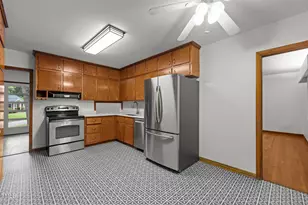 3026 Devonshire Dr, Raleigh, NC 27607 - Photo 9