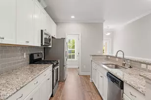 629 Barneswyck Dr, Fuquay-Varina, NC 27526 - Photo 5