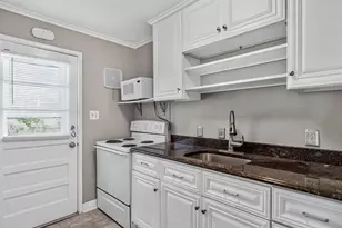 813 Daniels, Raleigh, NC 27605 - Photo 7