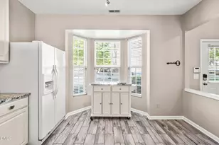 8139 Rhiannon Rd, Raleigh, NC 27613 - Photo 9