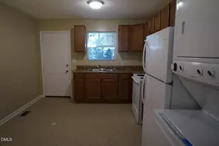 112 E McIver St, Zebulon, NC 27597 - Photo 5
