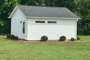 124 Stockbridge Dr, Selma, NC 27576 - Photo 7
