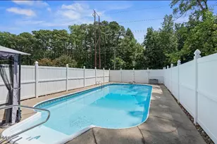 1809 Saddlewood Ln, Sanford, NC 27330 - Photo 5