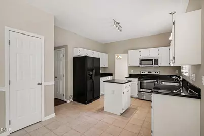 5524 Edgebury Road, Raleigh, NC 27613 - Photo 9