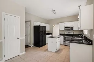 5524 Edgebury Rd, Raleigh, NC 27613 - Photo 9
