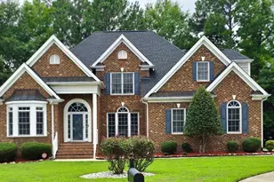 905 Babbling Creek Ln, Fuquay-Varina, NC 27526 - Photo 1