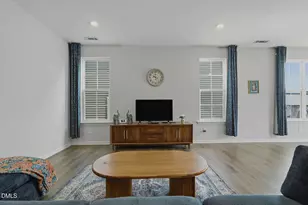 135 White Oak Gdn Wy, Garner, NC 27529 - Photo 5