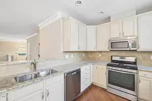 10510 Sablewood Dr, Raleigh, NC 27617 - Photo 9