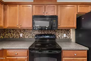 185 Snowberry Ln, Smithfield, NC 27577 - Photo 11