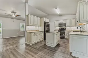 102 Oaklake Ct, Fuquay Varina, NC 27526 - Photo 13