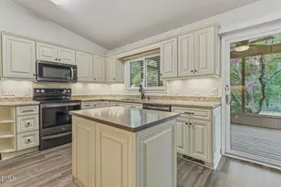 102 Oaklake Ct, Fuquay Varina, NC 27526 - Photo 19