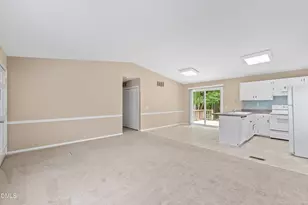 5804 Caledonia St, Raleigh, NC 27609 - Photo 9