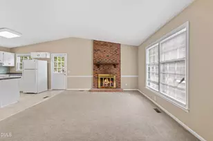 5804 Caledonia St, Raleigh, NC 27609 - Photo 7