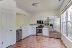 306 Orchard Park Dr, Cary, NC 27513 - Photo 3