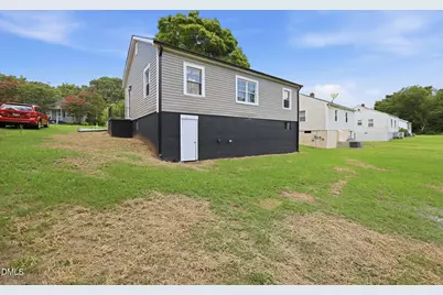 402 W Gilbreath Street, Graham, NC 27253 - Photo 15