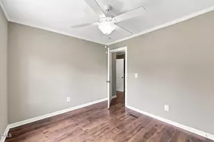 402 W Gilbreath St, Graham, NC 27253 - Photo 25