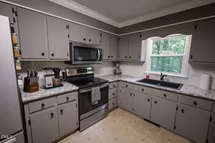 2013 Fox Den, Clayton, NC 27527 - Photo 11