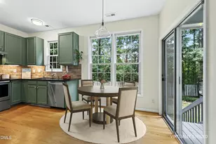 102 Unaka Ct, Cary, NC 27519 - Photo 5