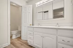 1304 Hampshire Ct, Raleigh, NC 27612 - Photo 19
