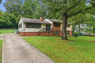 305 Plum Ln, Chapel Hill, NC 27517 - Photo 1
