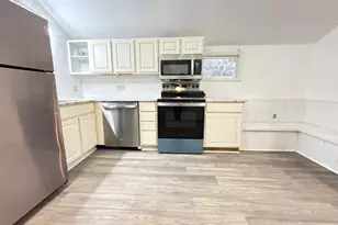 1421-A Lynn Rd, Raleigh, NC 27612 - Photo 3