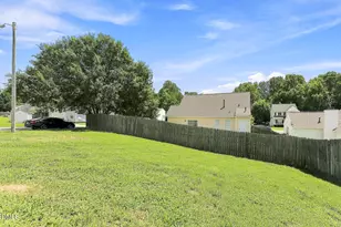 4005 Scofield Dr, Raleigh, NC 27610 - Photo 31