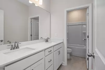 559 Whinfield Place, Aberdeen, NC 28315 - Photo 11