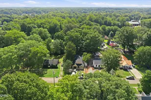 518 N Charles St, Mebane, NC 27302 - Photo 9