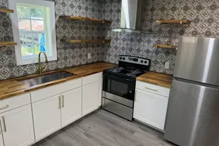 300 E Academy St, Robersonville, NC 27871 - Photo 9