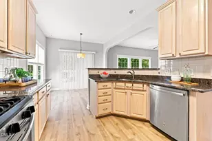 107 Holmhurst Ct, Cary, NC 27519 - Photo 15