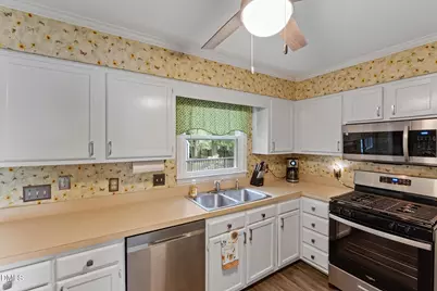 109 Burkwood Lane, Raleigh, NC 27609 - Photo 11