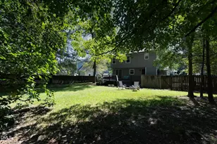 109 Burkwood Ln, Raleigh, NC 27609 - Photo 37