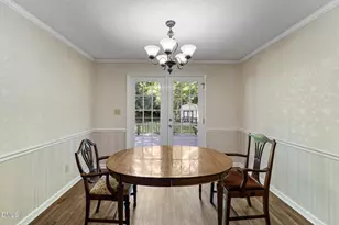 109 Burkwood Ln, Raleigh, NC 27609 - Photo 7