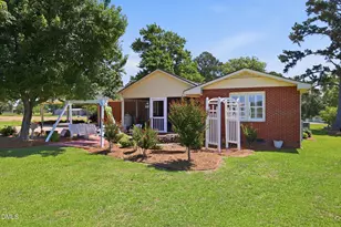 913 W Core Rd, Dunn, NC 28334 - Photo 29