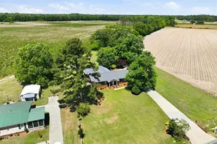 913 W Core Rd, Dunn, NC 28334 - Photo 35