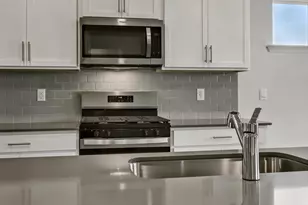 713 Sparkling Pear Dr, Fuquay-Varina, NC 27592 - Photo 9