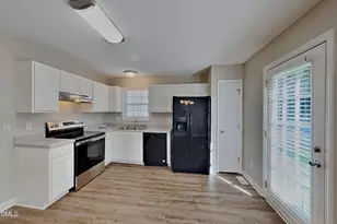 2112 McKinnon Dr, Clayton, NC 27520 - Photo 5