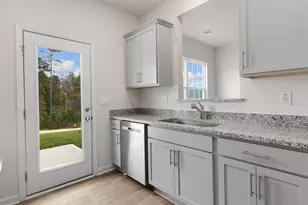 136 Starlight St, Sanford, NC 27330 - Photo 5