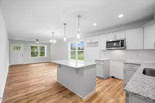 104 Lee St, Roseboro, NC 28382 - Photo 9