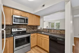 1021 Nicholwood Dr, Raleigh, NC 27605 - Photo 17