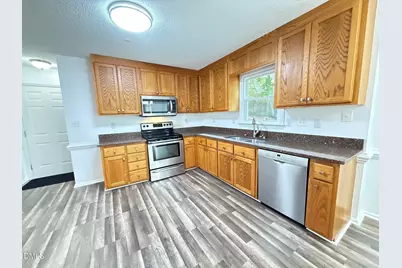 401 Holly Berry Lane, Holly Springs, NC 27540 - Photo 9