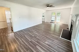 401 Holly Berry Ln, Holly Springs, NC 27540 - Photo 5